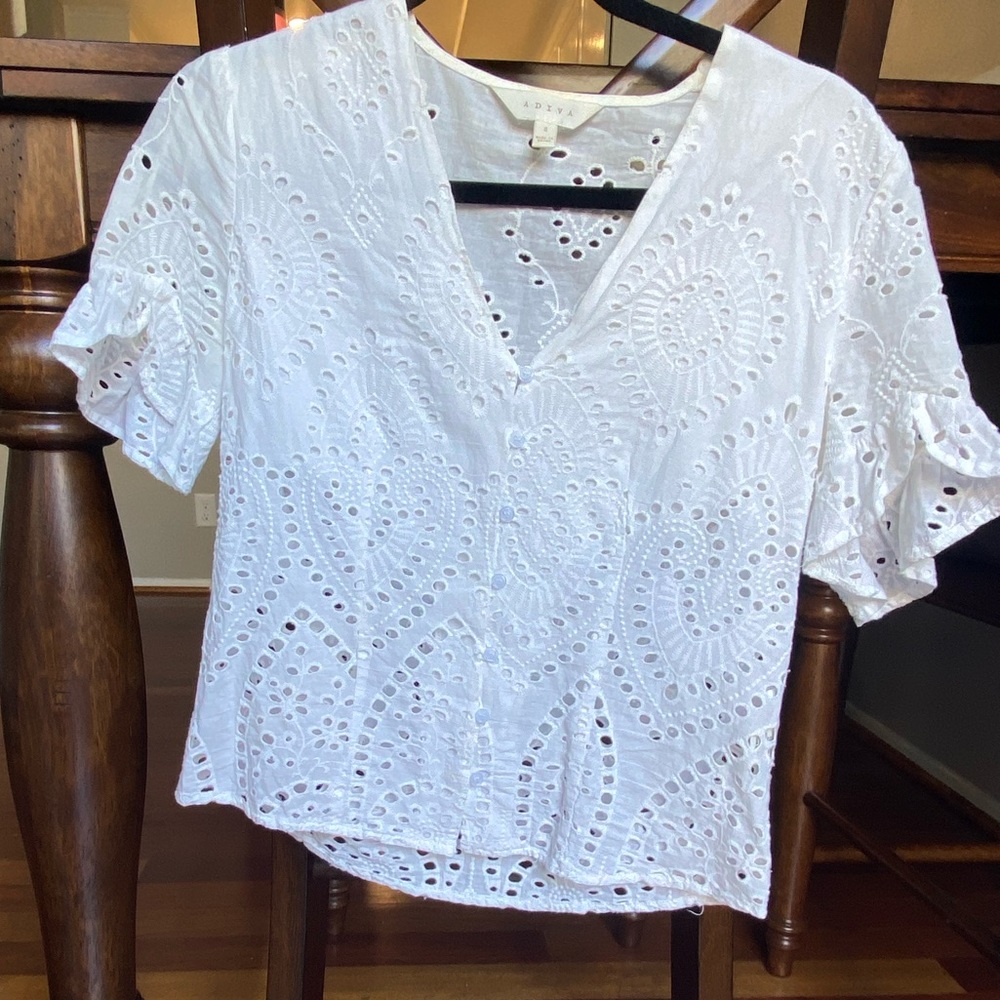 Adiva short sleeve white eyelet button blouse size small